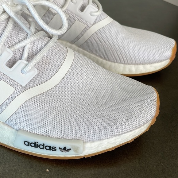 ADIDAS NMD R1 Primeblue Mens:size 8.5 Color: white gum Style: GZ9260 - Picture 3 of 12